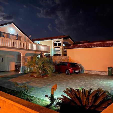 Slatina 13/1 Apartment Vir Luaran gambar