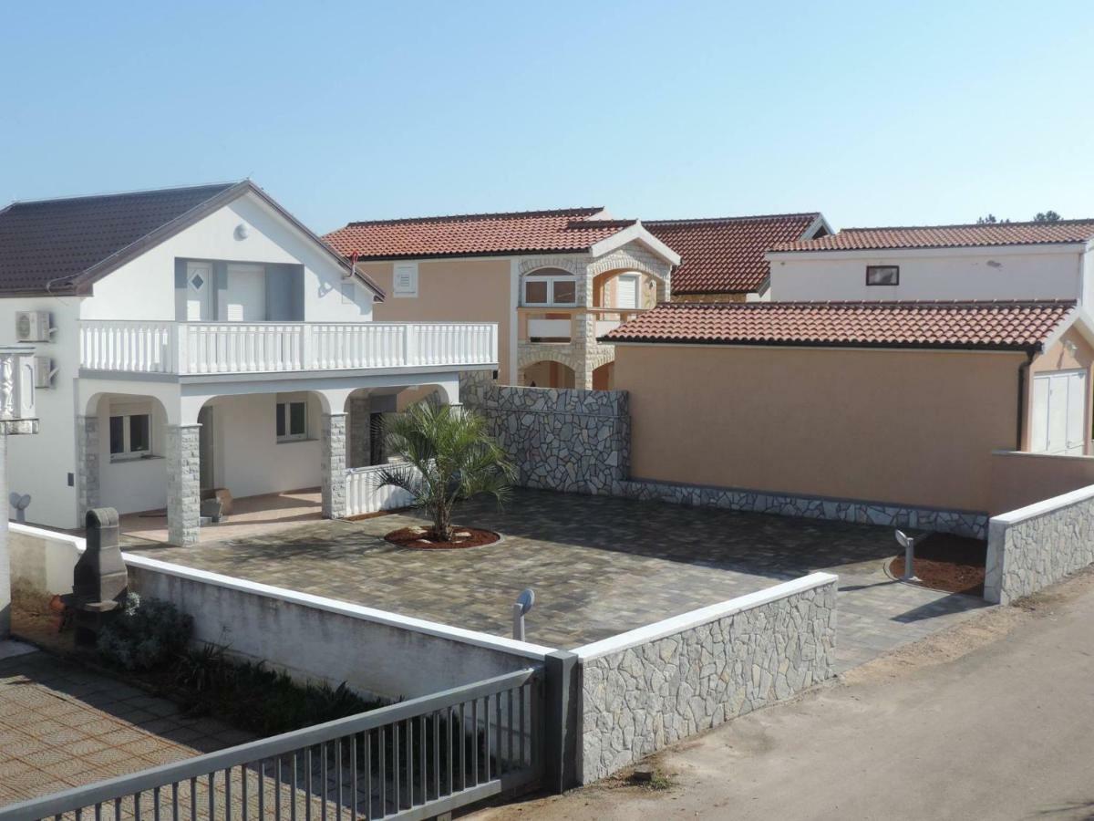 Slatina 13/1 Apartment Vir Luaran gambar