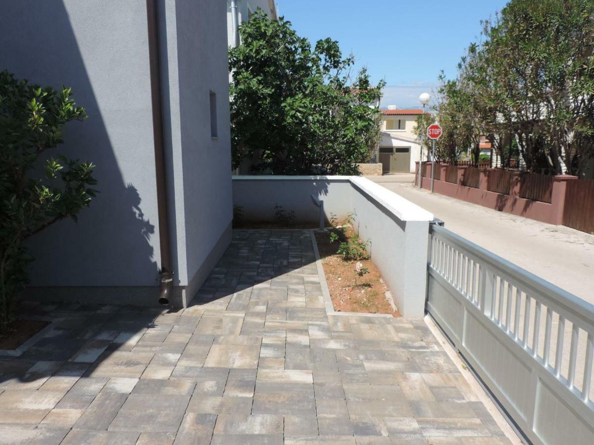 Slatina 13/1 Apartment Vir Luaran gambar