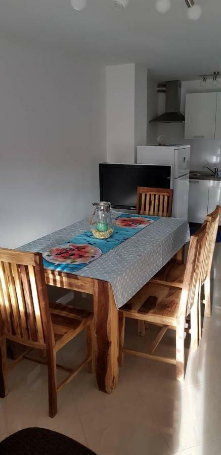 Slatina 13/1 Apartment Vir Luaran gambar