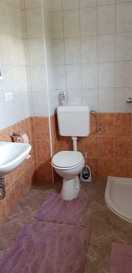 Slatina 13/1 Apartment Vir Luaran gambar