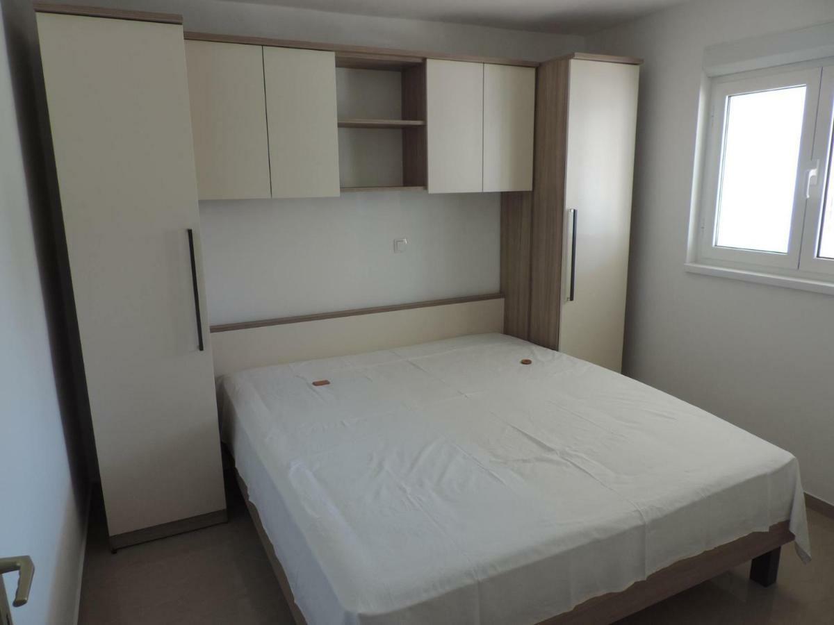 Slatina 13/1 Apartment Vir Luaran gambar